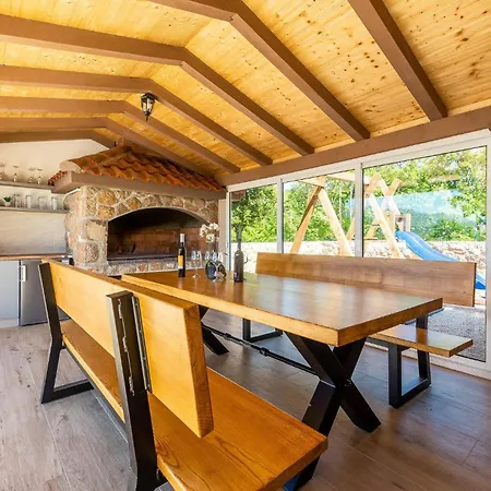 4 Bedroom Cozy In * Rovanjska