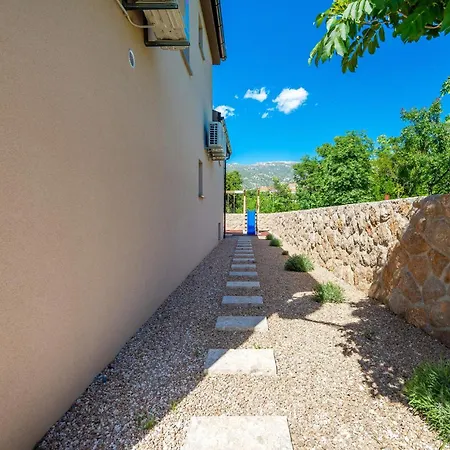 4 Bedroom Cozy In Rovanjska